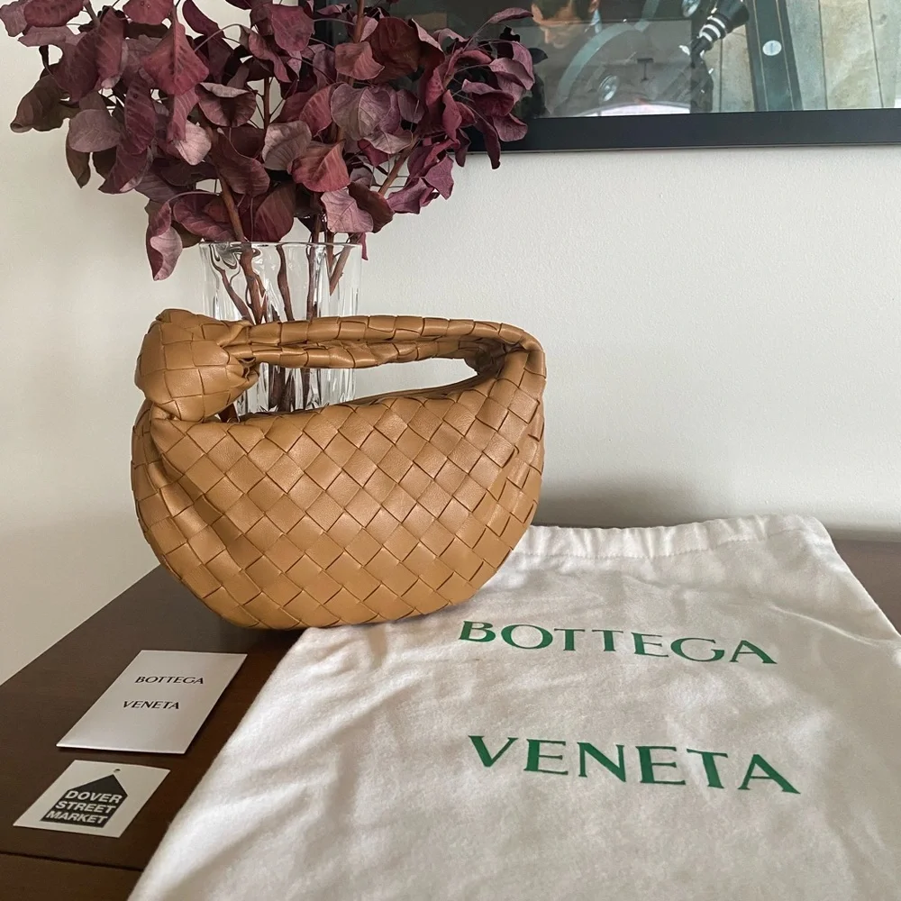 2️⃣2️⃣0️⃣0️⃣ Bottega Veneta Mini Jodie Caramel BV Bag Purse - Picture 1 of 6